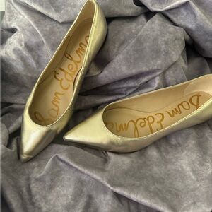 Sam Edelman gold flats. Size 9